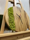 Годинник з дерева та моху